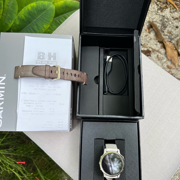 Garmin 6s sapphire 42mm smart watch - Picture 7 of 12